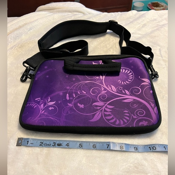 8x10 inch purple neoprene tablet case with padded shoulder strap - Picture 3 of 11